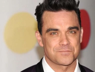 Σάλος με «συμβουλή« του Ρόμπι Γουίλιαμς σε 20χρονους: «Πάρτε ναρκωτικά τώρα που είστε νέοι και μπορείτε» (βίντεο)